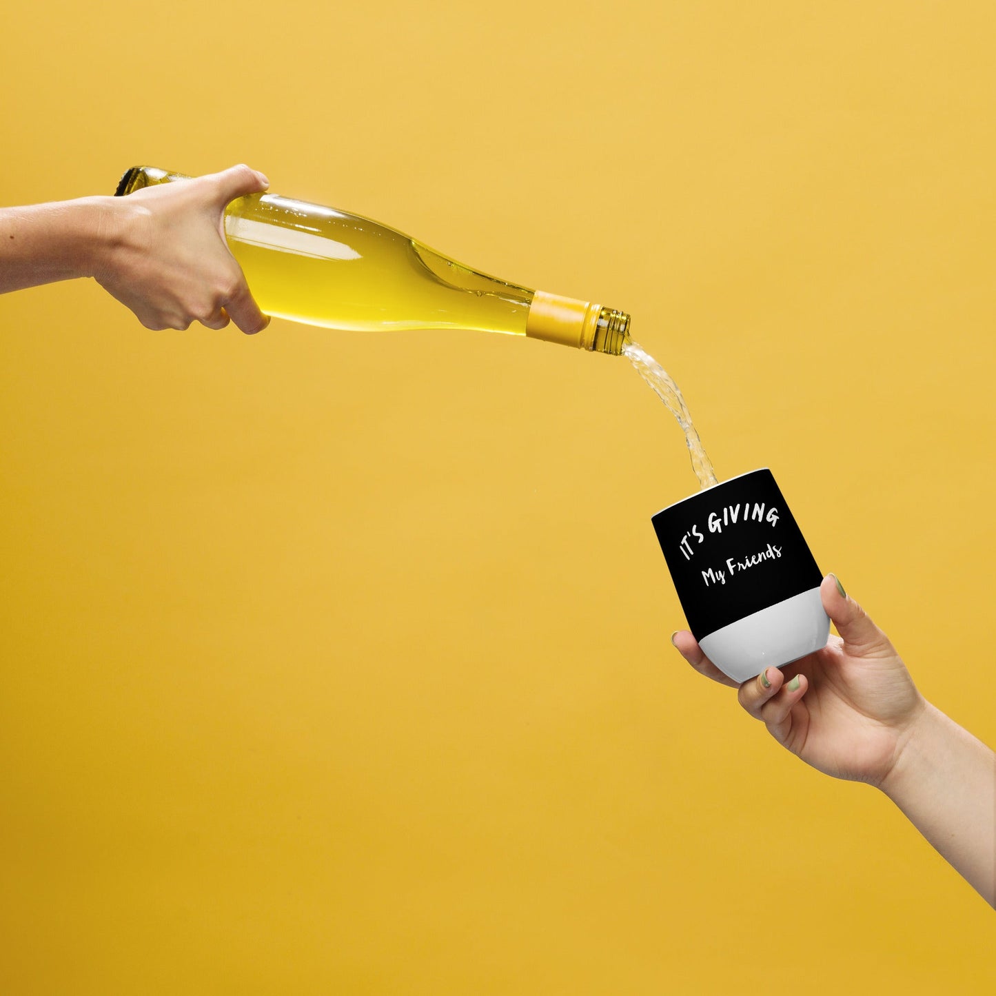 It's Giving My Friends -Wine tumbler